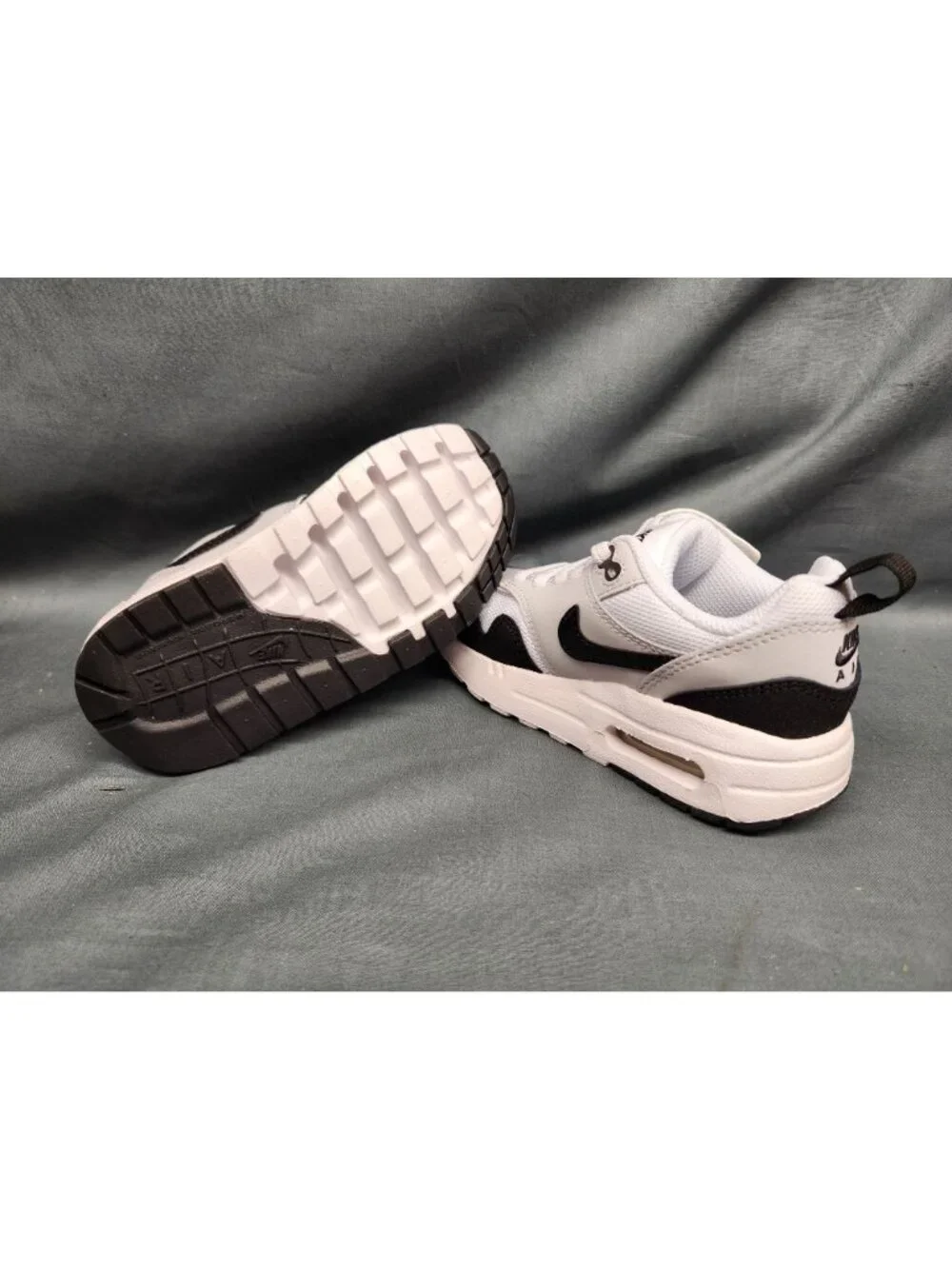 Nike Toddlers Air Max 1 Easyon (PS) Sneakers White/Gray Black Size 5 NEW IN BOX!
